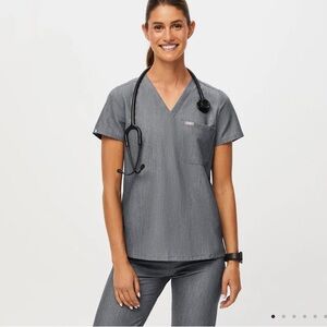 FIGS Catarina One-Pocket Scrub Top™ small - Gray Graphite